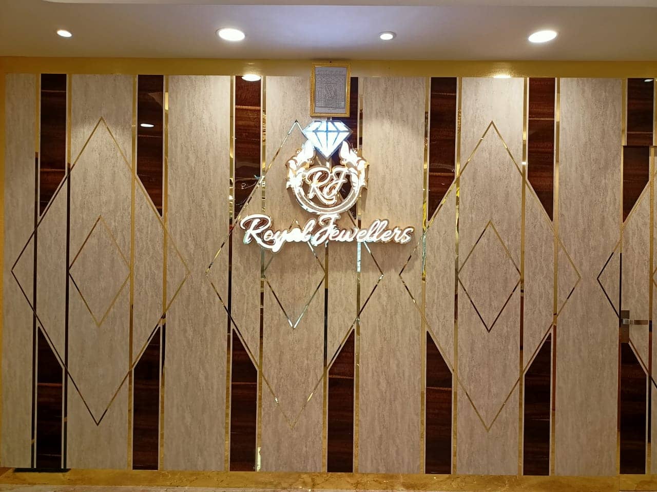 2.royal jewellers - best jewellery showroom in varanasi