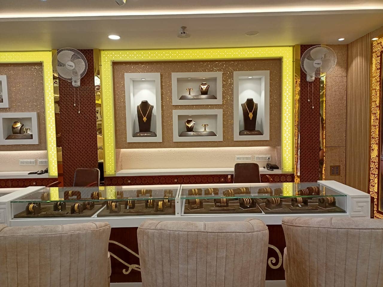 3.royal jewellers - best jewellery showroom varanasi