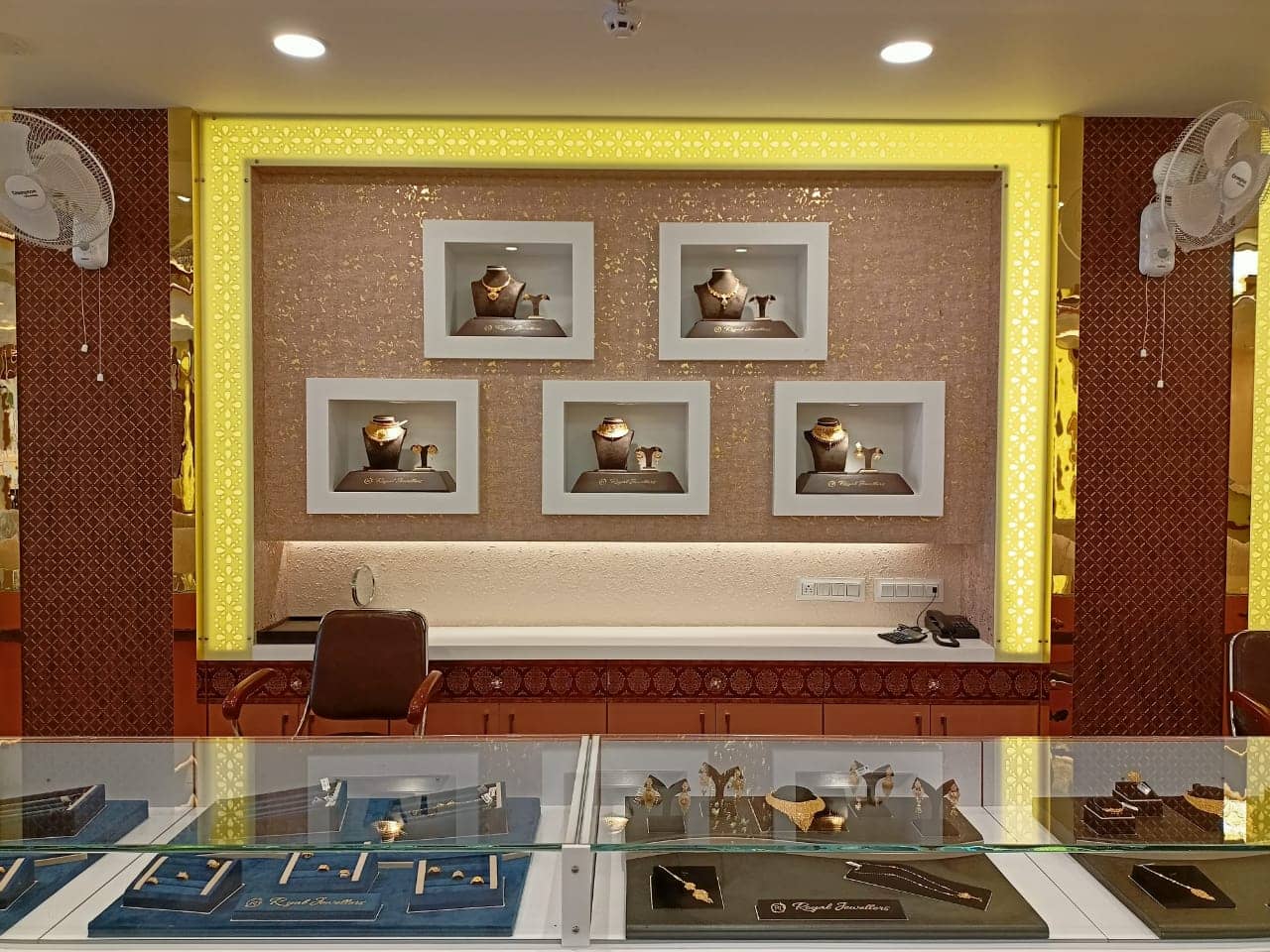 4. royal jewellers-jewelery showroom varanasi
